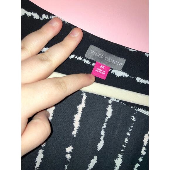 Vince Camuto Black White Surplice Wrap Blouse 2X - Picture 2 of 5